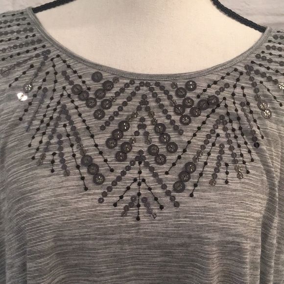 NWT, BCBG Sample Loose-Fit/Lightweight Boxy Tee w/Sequin Details - XS (Fits S) - Picture 2 of 10